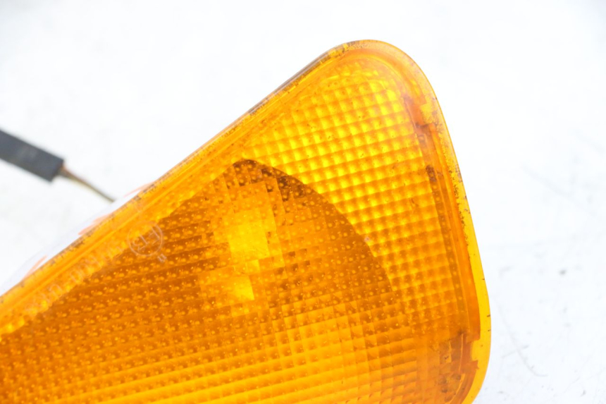 photo de DELANTERO DERECHO INTERMITENTE BMW C1 125 (2000 - 2003) - Estado de la superficie y material