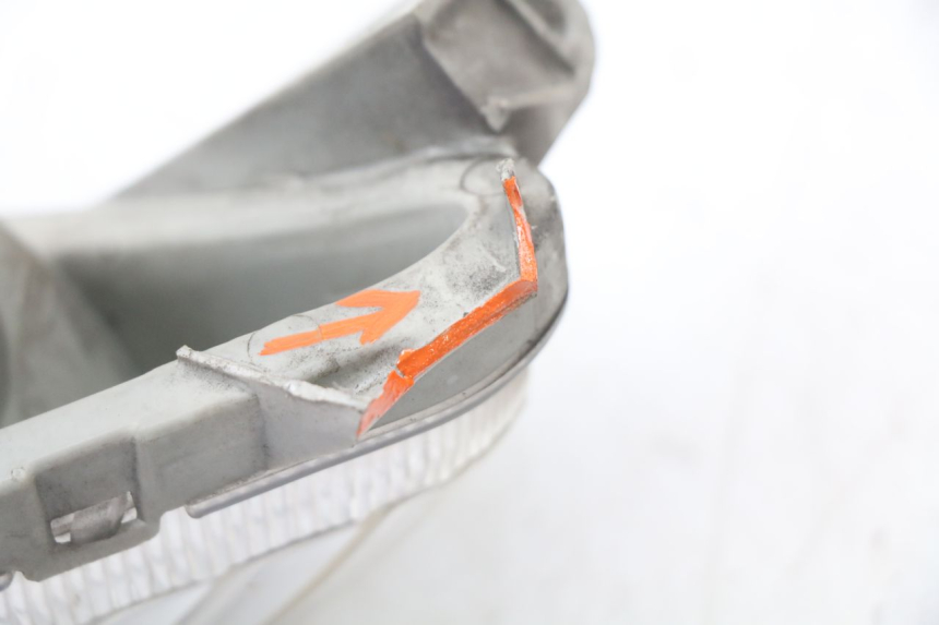 photo de INTERMITENTE DELANTERO DERECHO SUZUKI BURGMAN 125 (2007 - 2014) - Detalles de los puntos de fijación