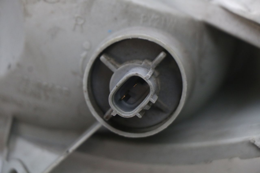 photo de INTERMITENTE DELANTERO DERECHO SUZUKI BURGMAN 125 (2007 - 2014) - Estado de la superficie y material