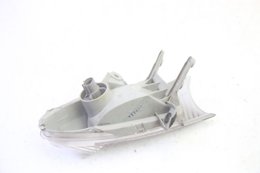 photo de INTERMITENTE DELANTERO DERECHO SUZUKI BURGMAN 125 (2007 - 2014) - Primer plano técnico