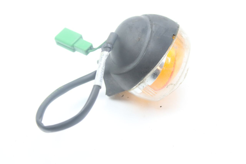 photo de INTERMITENTE DELANTERO DERECHO YAMAHA BW'S EASY 50 (2013 - 2016) - Primer plano técnico