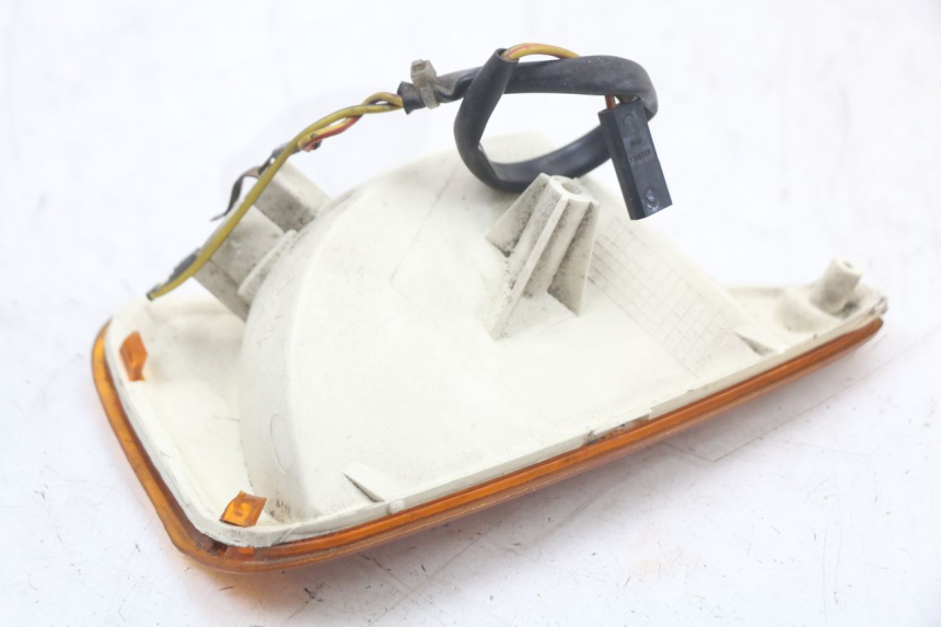 photo de DELANTERO DERECHO INTERMITENTE BMW C1 125 (2000 - 2003) - Detalles de los puntos de fijación