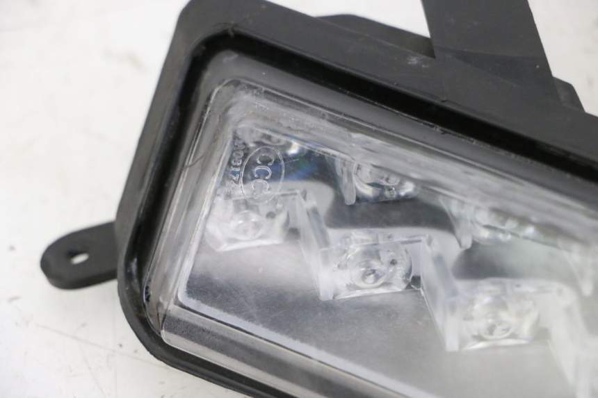 photo de DELANTERO DERECHO INTERMITENTE ORCAL CAVARO 4T 50 (2019 - 2023) - Zoom estado de uso