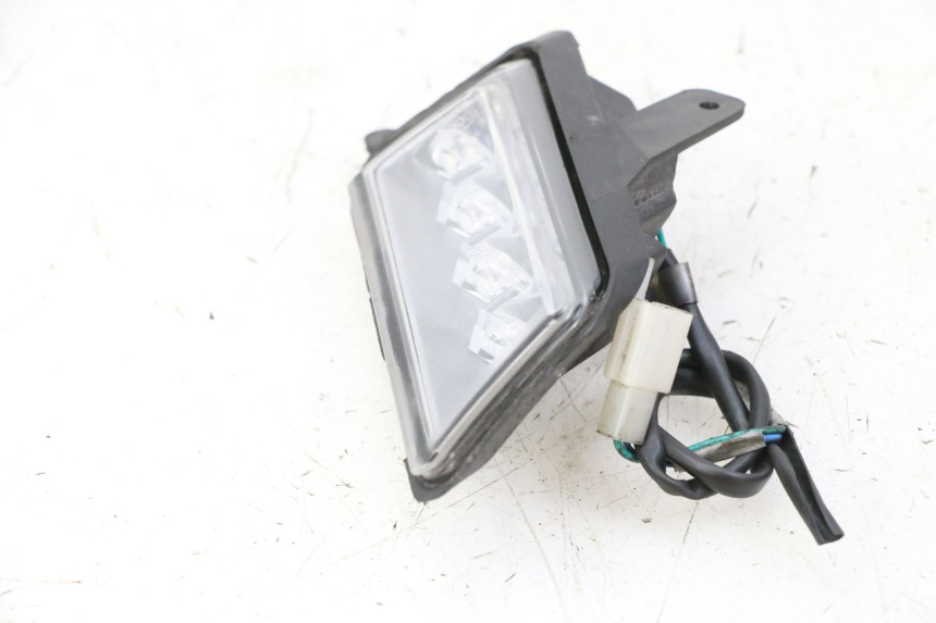 photo de DELANTERO DERECHO INTERMITENTE ORCAL CAVARO 4T 50 (2019 - 2023) - Detalles de los puntos de fijación