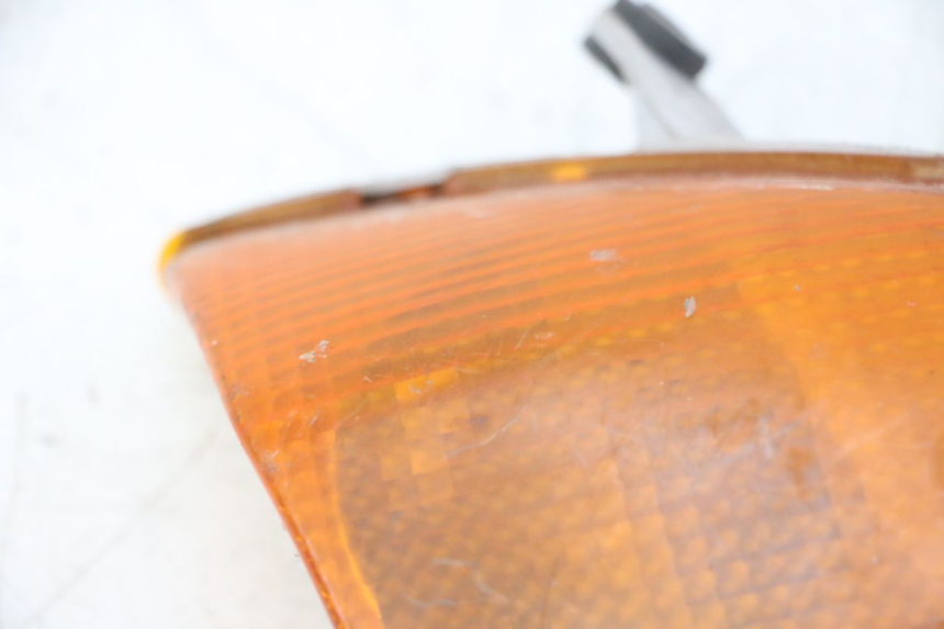 photo de DELANTERO DERECHO INTERMITENTE HONDA CBR F SC25 1000 (1989 - 1992) - Otra vista del artículo