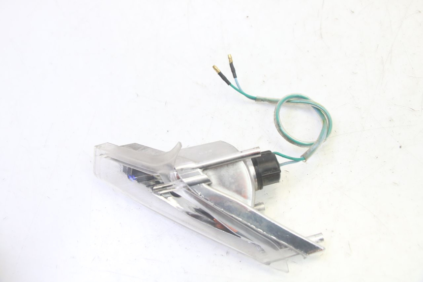 photo de INTERMITENTE DELANTERO DERECHO SYM CROX 4T 50 (2016 - 2023) - Primer plano técnico