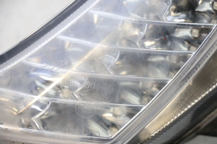 photo de INTERMITENTE DELANTERO DERECHO KEEWAY F-ACT FACT EVO 50 (2020 - 2026) - Detalles de los puntos de fijación