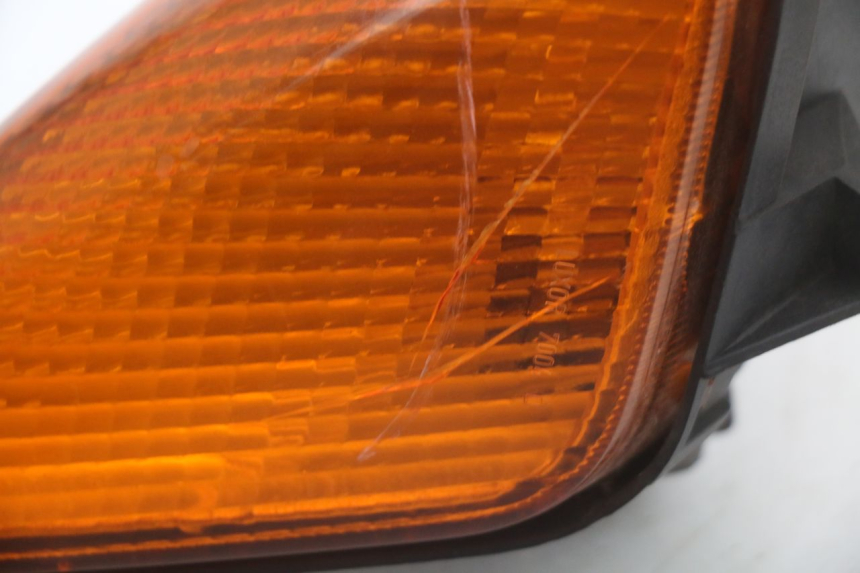 photo de DELANTERO DERECHO INTERMITENTE HONDA FES PANTHEON 2T 125 (1998 - 2002) - Zoom estado de uso