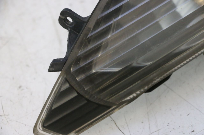photo de DELANTERO DERECHO INTERMITENTE HONDA FJS SILVER WING SILVERWING 400 (2005 - 2008) - Estado de la superficie y material