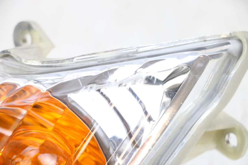 photo de DELANTERO DERECHO INTERMITENTE MBK FLAME X 125 (2007 - 2016) - Detalles de los puntos de fijación