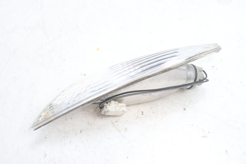 photo de INTERMITENTE DELANTERO DERECHO PIAGGIO FLY 2T 50 (2004 - 2017) - Primer plano técnico