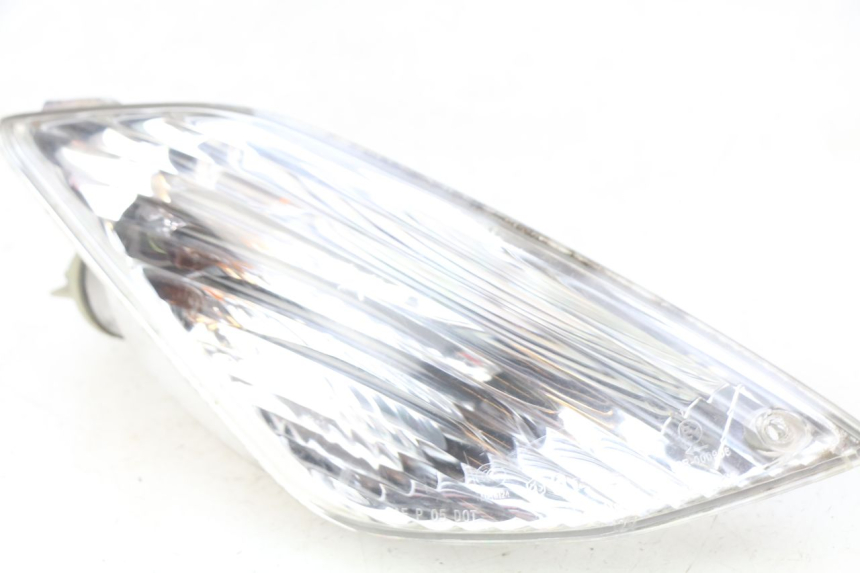 photo de DELANTERO DERECHO INTERMITENTE PIAGGIO FLY 100 (2006 - 2010) - Primer plano técnico