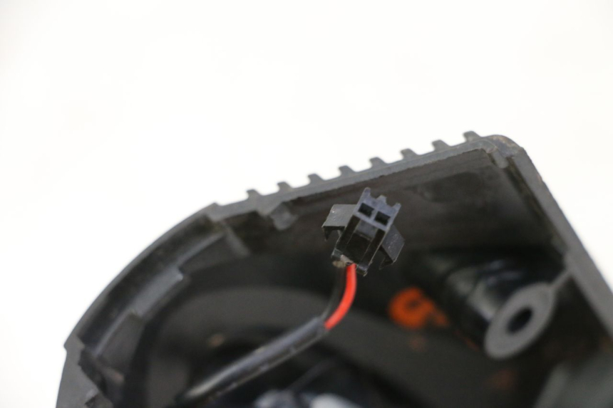 photo de DELANTERO DERECHO INTERMITENTE KUKIRIN G2 MASTER 1 - Detalle de la pieza