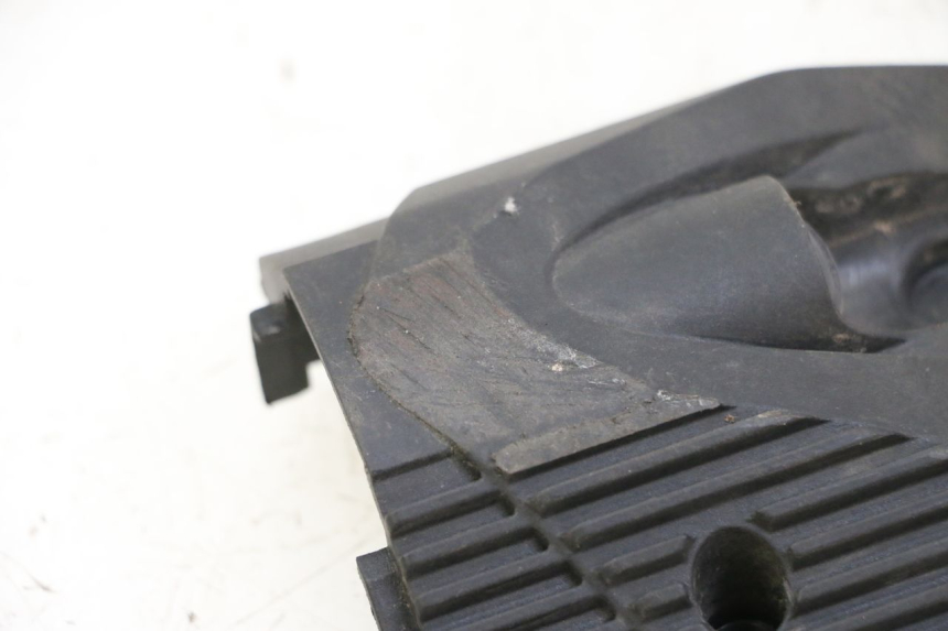 photo de DELANTERO DERECHO INTERMITENTE KUKIRIN G2 MASTER 1 - Detalles de los puntos de fijación