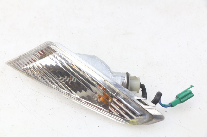 photo de INTERMITENTE DELANTERO DERECHO PEUGEOT GEOPOLIS 400 (2007 - 2013) - Primer plano técnico