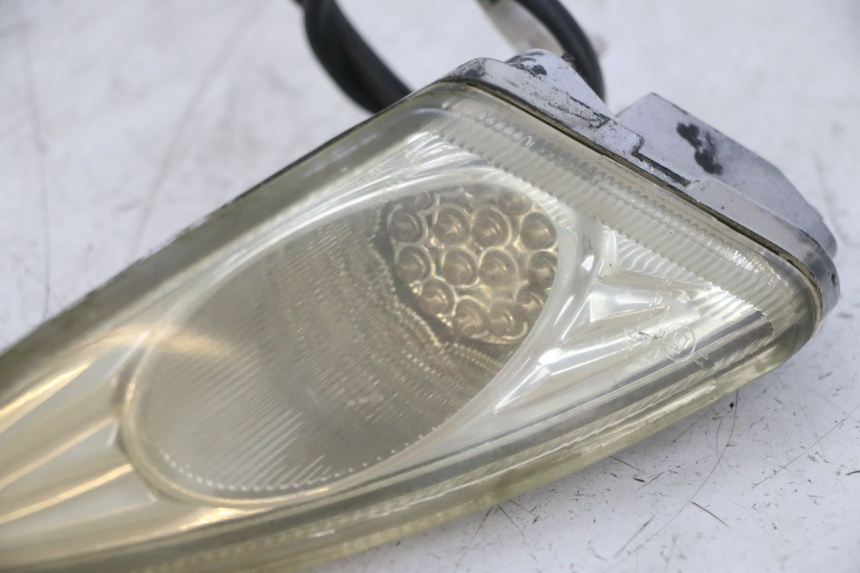 photo de DELANTERO DERECHO INTERMITENTE GOES WIKI 125 (2010 - 2015) - Detalle de la pieza