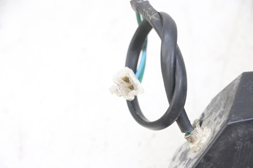 photo de DELANTERO DERECHO INTERMITENTE GOES WIKI 125 (2010 - 2015) - Primer plano técnico