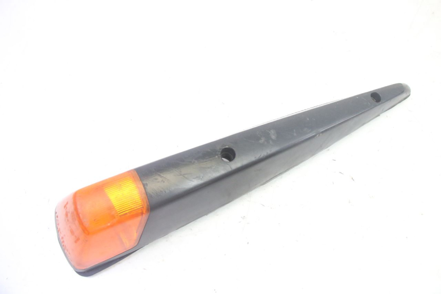 photo de DELANTERO DERECHO INTERMITENTE KAWASAKI GPZ RX 1000 (1986 - 1988) - Primer plano técnico