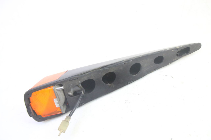 photo de DELANTERO DERECHO INTERMITENTE KAWASAKI GPZ RX 1000 (1986 - 1988) - Detalles de los puntos de fijación
