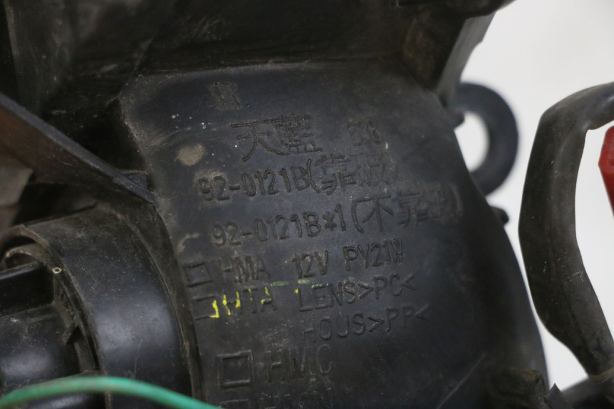 photo de DELANTERO DERECHO INTERMITENTE SYM GTS EVO 125 (2009 - 2013) - Zoom estado de uso