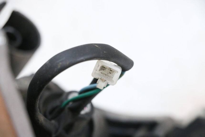 photo de DELANTERO DERECHO INTERMITENTE JM MOTORS GTS 125 (2015 - 2019) - Otra perspectiva