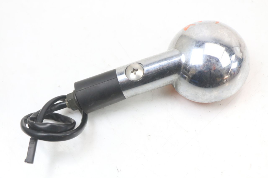 photo de DELANTERO DERECHO INTERMITENTE SUZUKI GZ MARAUDER 125 (1998 - 2004) - Otra perspectiva