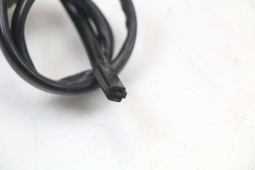 photo de DELANTERO DERECHO INTERMITENTE SUZUKI GZ MARAUDER 125 (1998 - 2004) - Vista general del producto