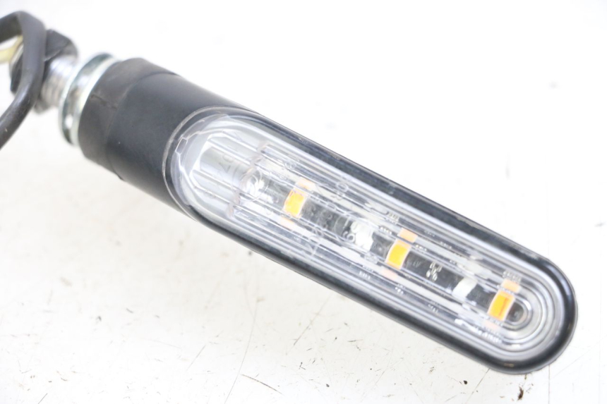 photo de DELANTERO DERECHO INTERMITENTE HUSQVARNA SVARTPILEN 401 (2018 - 2023) - Zoom estado de uso