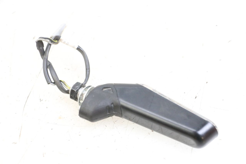 photo de DELANTERO DERECHO INTERMITENTE HUSQVARNA SVARTPILEN 401 (2018 - 2023) - Primer plano técnico