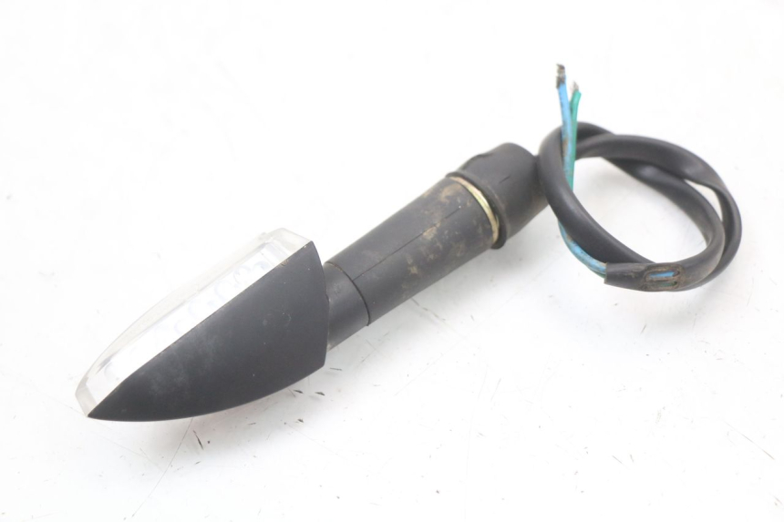 photo de DELANTERO DERECHO INTERMITENTE HYTRACK HY S 4X4 410 (2013 - 2016) - Primer plano técnico