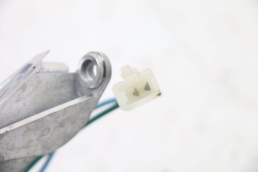 photo de DELANTERO DERECHO INTERMITENTE KYMCO PEOPLE S 125 (2000 - 2008) - Primer plano técnico