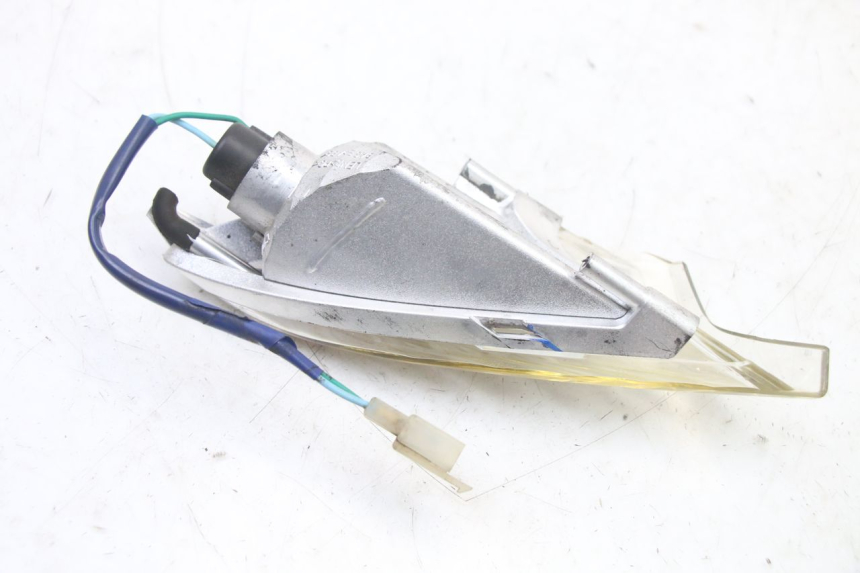 photo de DELANTERO DERECHO INTERMITENTE KYMCO XCITING 500 (2007 - 2010) - Primer plano técnico