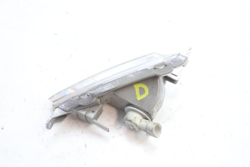 photo de DELANTERO DERECHO INTERMITENTE PIAGGIO LIBERTY IGET 4T 50 (2021 - 2025) - Detalles de los puntos de fijación