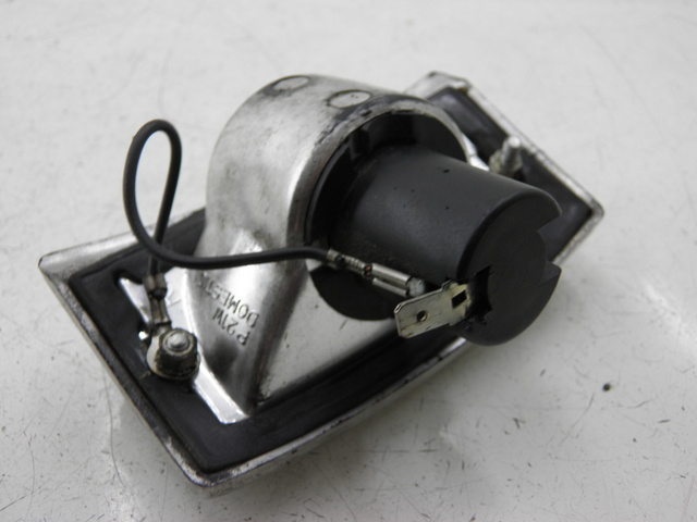 photo de DELANTERO DERECHO INTERMITENTE LML DLX 2T 125 (2008) - Primer plano técnico