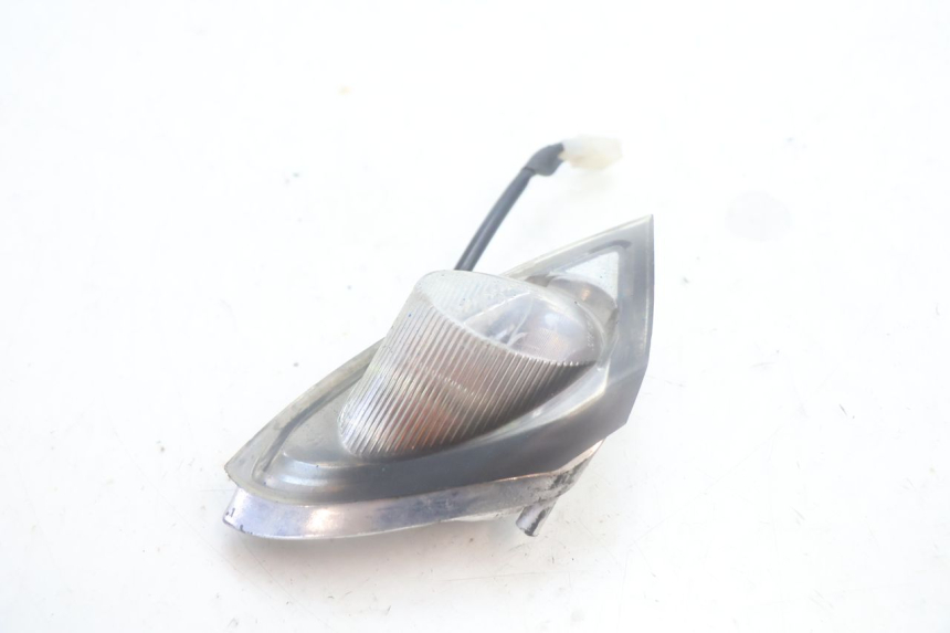 photo de INTERMITENTE DELANTERO DERECHO SYM MIO 50 (2005 - 2010) - Otra perspectiva