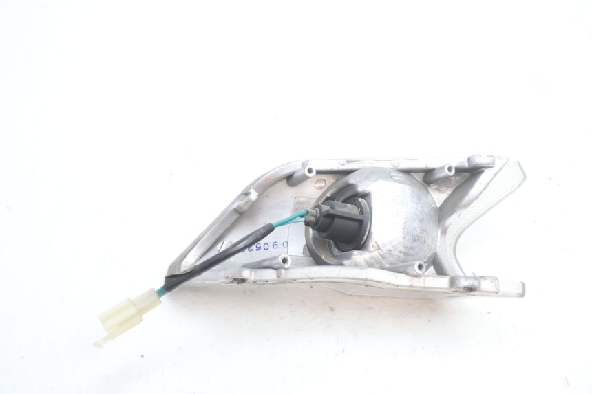 photo de DELANTERO DERECHO INTERMITENTE KYMCO MOVIE S 125 (2009 - 2018) - Primer plano técnico