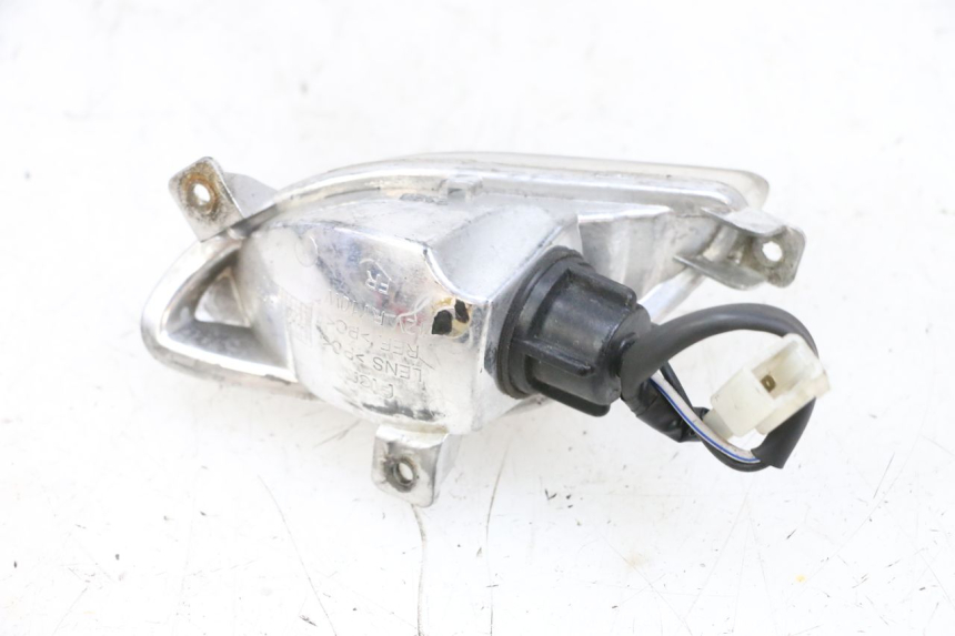 photo de DELANTERO DERECHO INTERMITENTE PIAGGIO NEW TYPHOON 50 (2018 - 2021) - Otra perspectiva