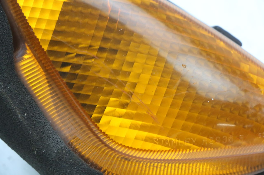 photo de INTERMITENTE DELANTERO DERECHO HONDA NTV DEAUVILLE 650 (1998 - 2001) - Detalle de la pieza