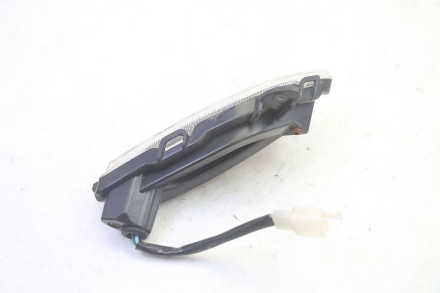 photo de DELANTERO DERECHO INTERMITENTE JM MOTORS OLDIES GT 4T 50 (2018 - 2025) - Otra perspectiva