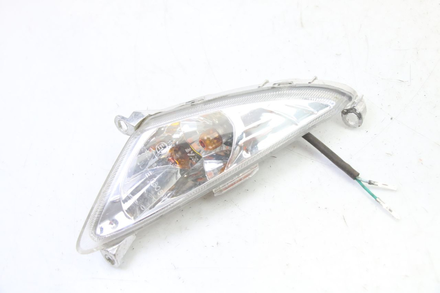 photo de INTERMITENTE DELANTERO DERECHO SYM ORBIT 2 4T 50 (2008 - 2017) - Otra perspectiva