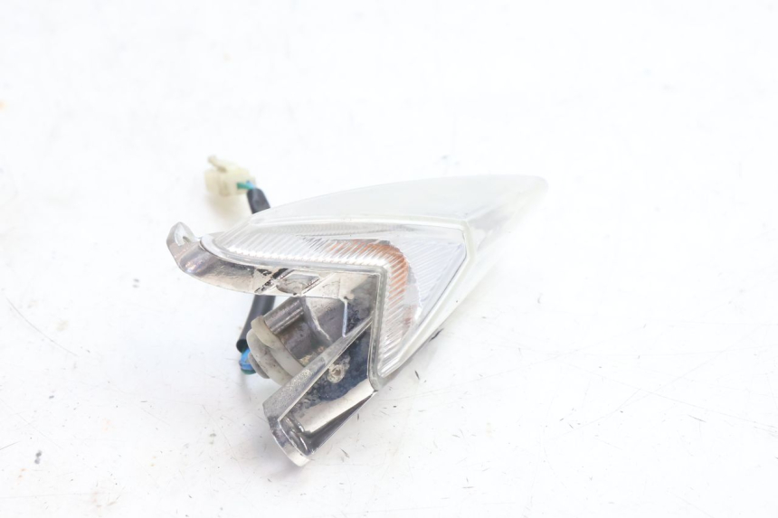 photo de DELANTERO DERECHO INTERMITENTE SYM ORBIT III 3 4T 50 (2021 - 2025) - Primer plano técnico