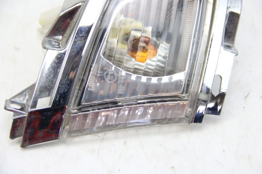 photo de INTERMITENTE DELANTERO DERECHO TNT MOTOR OTTO 2T 50 (2012 - 2018) - Zoom estado de uso