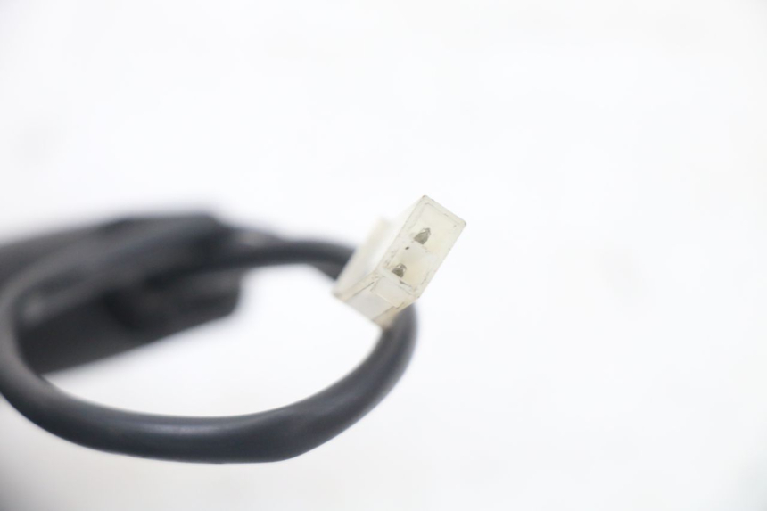 photo de DELANTERO DERECHO INTERMITENTE PEUGEOT TKR TREKKER FURIOUS 50 (2005 - 2014) - Primer plano técnico