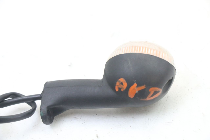 photo de DELANTERO DERECHO INTERMITENTE PEUGEOT TKR TREKKER FURIOUS 50 (2005 - 2014) - Primer plano técnico