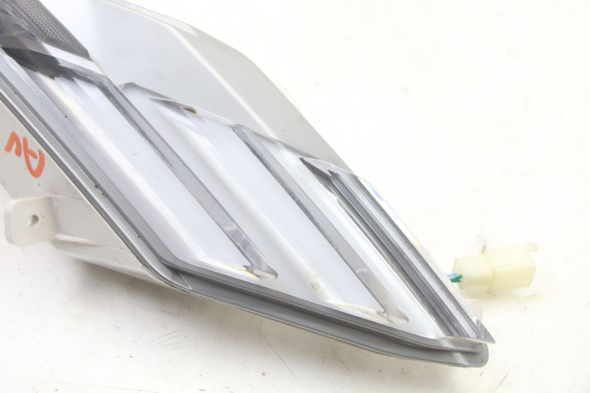 photo de DELANTERO DERECHO INTERMITENTE PEUGEOT TWEET 4T 50 (2023 - 2025) - Zoom estado de uso