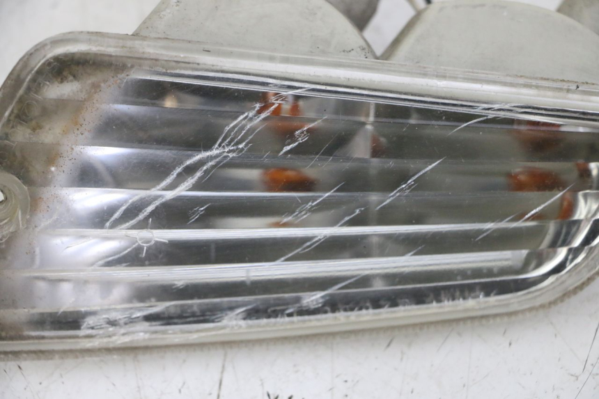 photo de DELANTERO DERECHO INTERMITENTE PIAGGIO VESPA GRANTURISMO 200 (2004 - 2005) - Detalle de la pieza