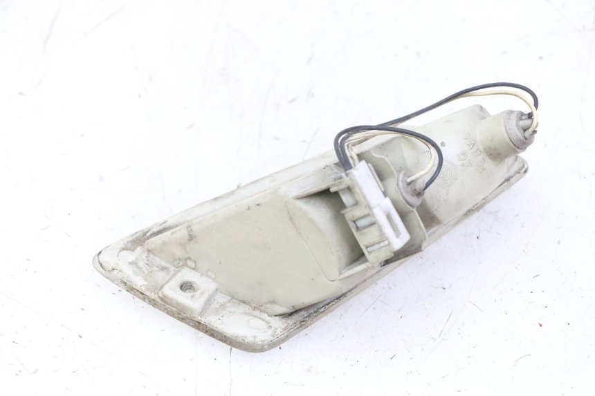 photo de DELANTERO DERECHO INTERMITENTE PIAGGIO VESPA GRANTURISMO 200 (2004 - 2005) - Zoom estado de uso