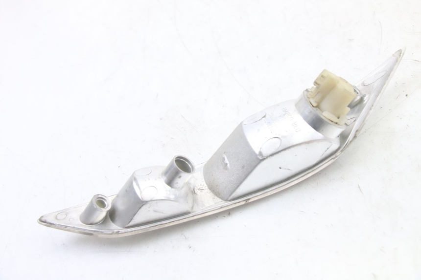 photo de INTERMITENTE DELANTERO DERECHO PIAGGIO ZIP 4T 50 (2018 - 2020) - Primer plano técnico