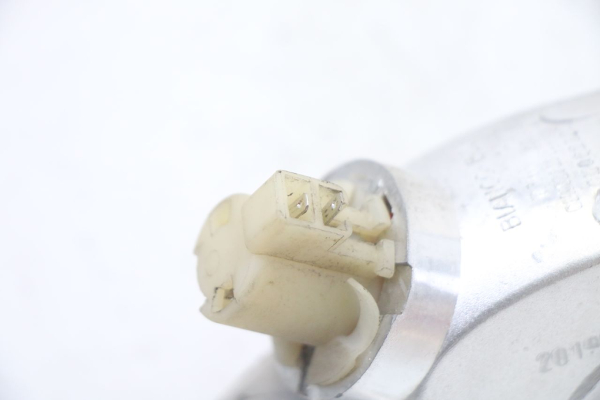 photo de INTERMITENTE DELANTERO DERECHO PIAGGIO ZIP 4T 50 (2018 - 2020) - Detalles de los puntos de fijación