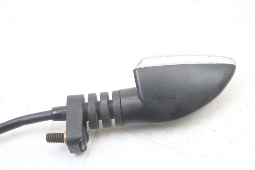 photo de DELANTERO DERECHO INTERMITENTE LIGIER PULSE 3 1 (2014 - 2020) - Primer plano técnico